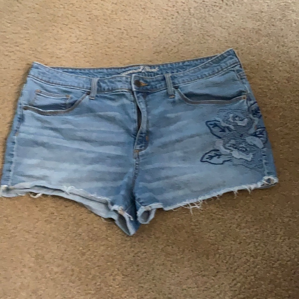 Universal Thread High Rise Shortie Size 16/33R